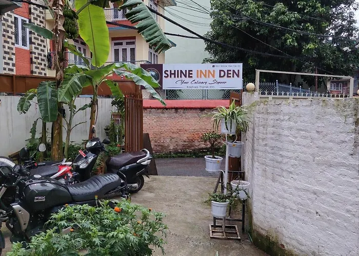 Shine Den Hostel
