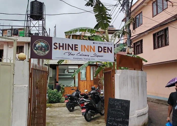 Shine Den Hostel *
